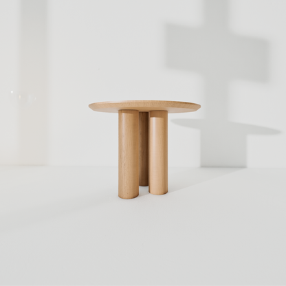 Mesa lateral artesanía madera